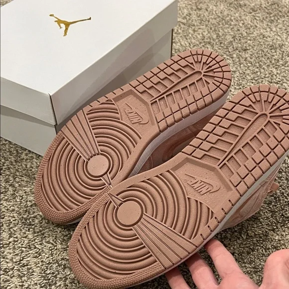 Women’s Nike Air Jordan Low SE Rose Sneakers - Picture 5 of 7